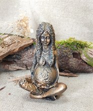 Статуэтка Богиня Гея - Богиня Земли + ( Набор 5 свечей магических символов)